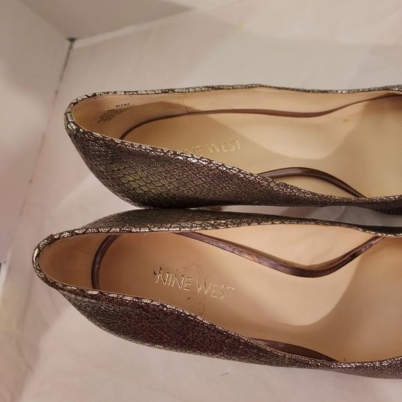 Nine West Tatiana Pointy Toe Gold Metallic Snake Print Pumps in Size 9.5 M - Picture 9 of 12
